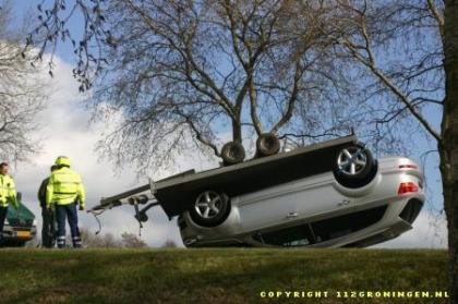 Backflip fallido de remolque ligero con Audi Q7 encima
