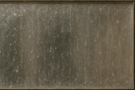 Este es el error de limpieza por el que tus espejos siempre se ven con manchas o rayas