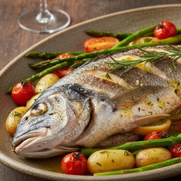 Los trucos de los chefs para preparar pescado sin opacar su sabor: técnicas para mejorar tu receta