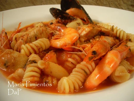 Zarzuela de mariscos con fusilli. Receta