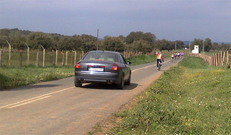 Ciclistas Coche