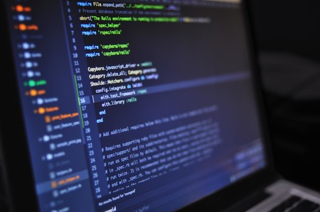 Reino Unido gastará 20 millones de libras para entrenar adolescentes y convertirlos en hackers