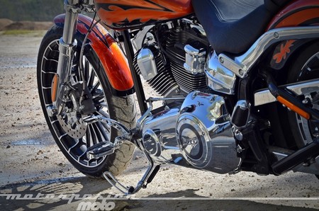 Harley-davidson-cvo-breakout