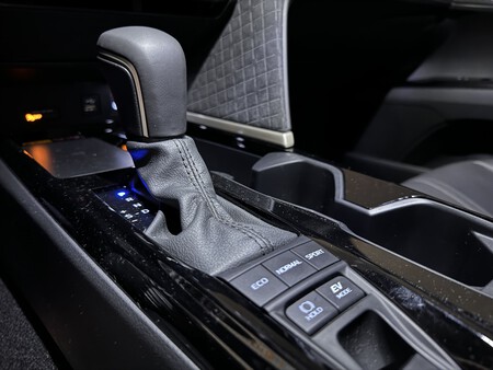Toyota Camry 2025