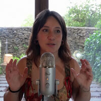 Sandra, de 28 años, dejó Madrid por un pueblo de 100 habitantes y ahora decide volver a una ciudad: "No me da para mantener un alquiler yo sola"