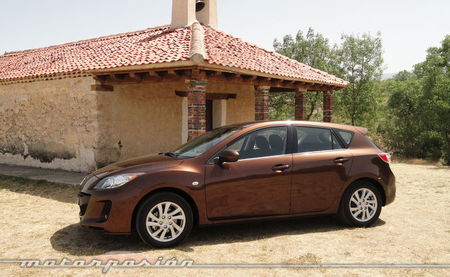 Mazda3 1.6 CRTD 115 cv, vista lateral