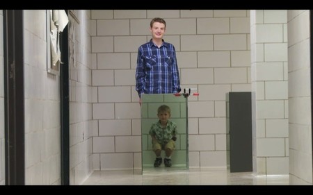 Con un ingenioso invento 'háztelo tu mismo' John Howell y su hijo se hacen invisibles