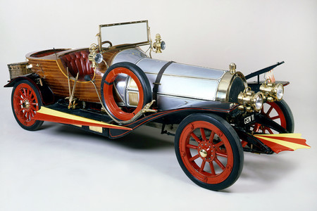 Esta es la historia que inspiró al Chitty Chitty Bang Bang volador: los veloces coches del conde Louis Zborowski