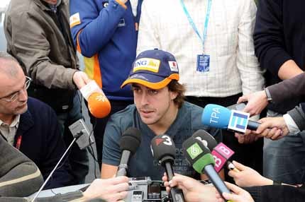 Fernando Alonso no cree que el KERS aporte nada