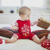 Siete bonitas ideas para hacer fotos de tu bebé en su primera Navidad