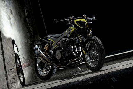 Valentino Rossi tiene un nuevo juguete: Yamaha XJR1300 MYA, una flat tracker única en el mundo