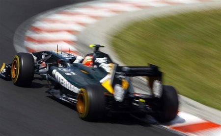 Jarno Trulli crítico con la FIA por no sancionar a Sergio Pérez