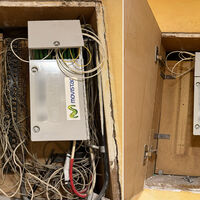 En mi casa hemos dicho adiós a los cables: Así ganamos espacio y orden para instalar la fibra óptica