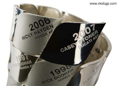 El nuevo trofeo de MotoGP