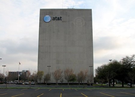 La AT&T "compró" una organización para que se olvidase de la Neutralidad de la red P2P