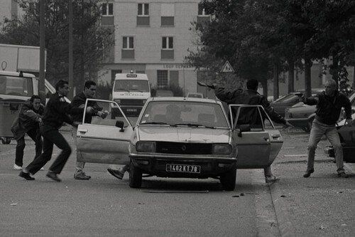 Esta película de culto de los 90 sigue siendo más actual que nunca y está disponible en streaming. Es un retrato demoledor sobre la violencia y la desigualdad 