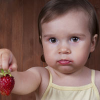 La dura batalla de los padres de niños con alergias contra los que insisten en darles lo que no pueden comer