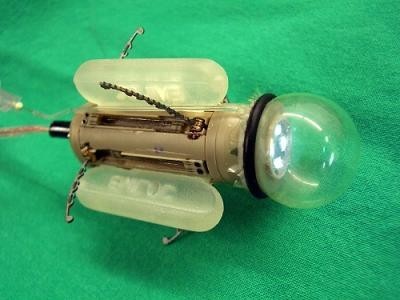 Mini robot para operar dentro de nuestro cuerpo