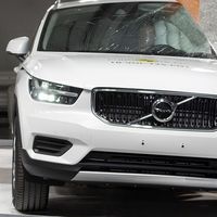 Europa quiere obligar a los fabricantes a instalar etilómetros y 'cajas negras' en los coches para 2022