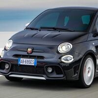 Abarth 695 Essesse: el pequeño escorpión italiano se resiste a ser eléctrico y esta edición especial lo demuestra