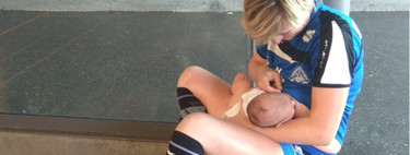 Una jugadora de balonmano da el pecho a su bebé en la cancha, una imagen preciosa y muy natural de conciliación