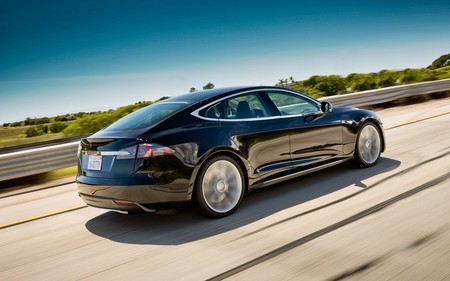 Con 47 mil millones en bolsa, Tesla vale más que Ford. Así ha adelantado Elon Musk a un gigante del Motor