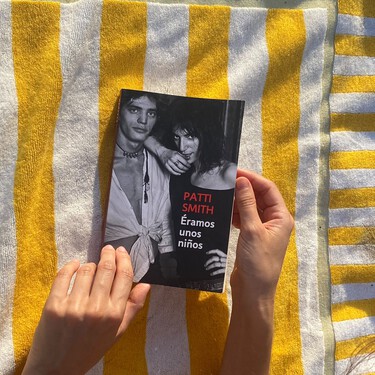 'Éramos unos niños': el libro de Patti Smith que le cambió la vida a Dua Lipa y que devoré en tres días 