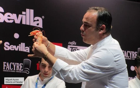 Ángel León arrasa en Madrid Fusión con sus crustáceos de cáscara comestible y su morena-cochinillo