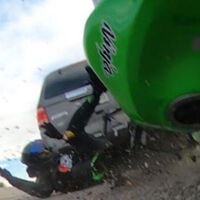 Destrozar una Kawasaki ZX-6R de 12.000 euros en segundos: por esto hay que guardar la distancia de seguridad