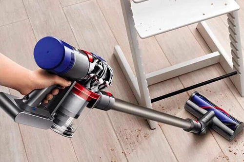 Dyson V8
