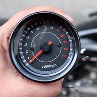 Conducir tu moto a bajas revoluciones es malo, y esta prueba científica en vídeo explica el porqué