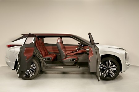 Mitsubishi Gt Phev Concept 6