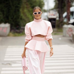 Cinco pantalones de satén súper elegantes y pura tendencia esta primavera-verano 2026 