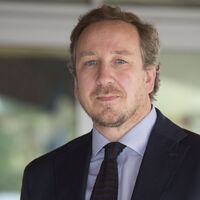 "Un coche eléctrico con una gran batería no es sostenible". Andrea Carlucci, director de Producto de Toyota