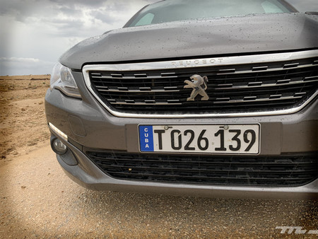 Peugeot 301 Prueba parrilla delantera