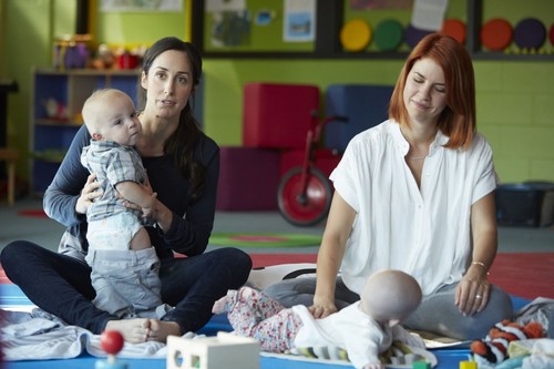 Por qué se necesitan más series y películas que muestren una maternidad realista