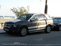 El Mercedes-Benz Clase M BlueTEC Hybrid se deja ver cerca de la playa