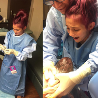 Las impresionantes fotos de una niña de 12 años asistiendo el nacimiento de su hermano menor