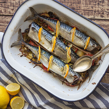 No tiene la fama de otros pescados del verano como sardina o bonito, pero es ideal para hacer al horno sin complicarte 
