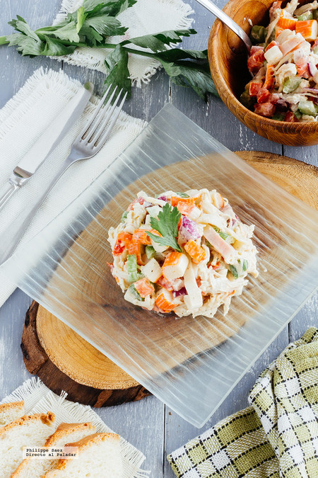 Ensalada de pollo y surimi. Receta