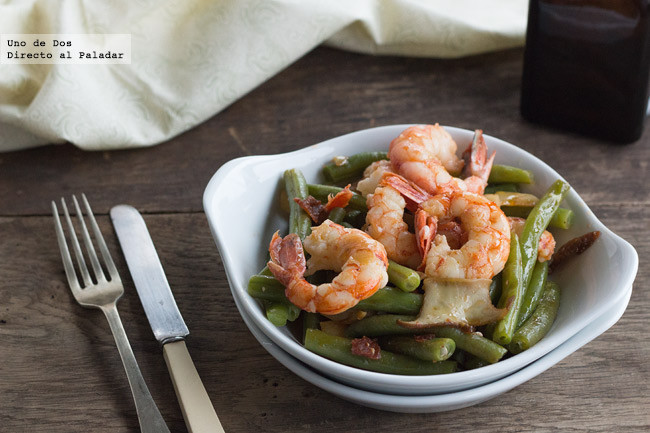 Salteado de gambas con judías verdes, receta resultona para solucionar la cena rápidamente