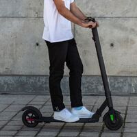 La Fundación Mapfre avisa sobre el riesgo de los patinetes eléctricos: pueden arder si no tomas estas precauciones