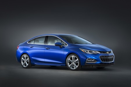 Así es el nuevo Chevrolet Cruze 2016, motor turbo y carga inalámbrica de celulares incluidos