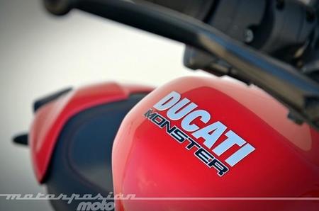 ducati_monster_1200_650_021.jpg