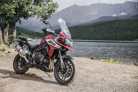 Triumph Tiger 1200: menos peso y más aventuras para la maxitrail inglesa por excelencia
