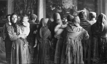 Recuerdos de la fotografía en el bicentenario del Museo del Prado: 1819-2019