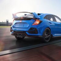 Si quieres un coche de combustión, date prisa. Estos son los años en que cada marca dejará de venderlos