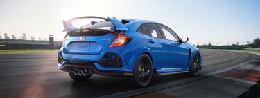 Si quieres un coche de combustión, date prisa. Estos son los años en que cada marca dejará de venderlos