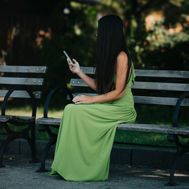 Boda a la vista sin gastar un pastizal: este vestido de Scalpers por menos de 40 euros es discreto y fácil de combinar