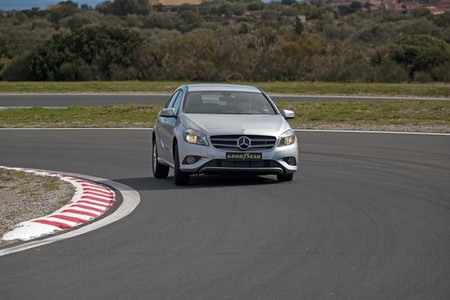 Goodyear EfficientGrip Performance